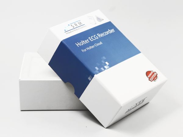 Stülpdeckelverpackung in Weiß für ein medizinisches Produkt wurde mit einem Vollflächigen Aufdruck versehen. Innen mit einem weißen Inlay ausgestsattet.