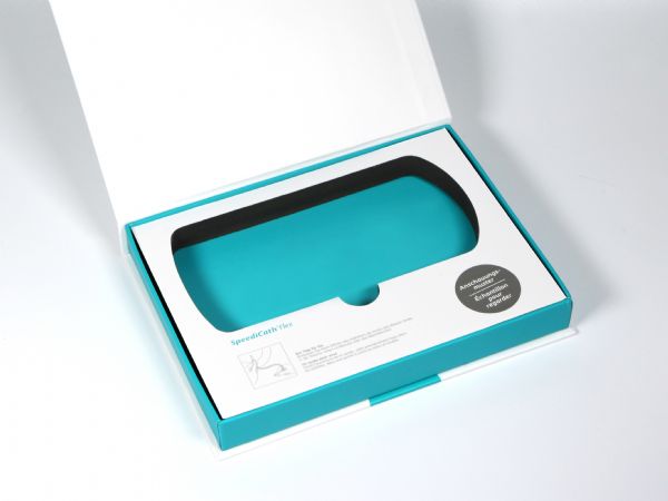 Klappbox mit Inlay aus festem Schaumstoff (EVA) und bedruckter Papieroberfläche, Box in Firmenfarbe
