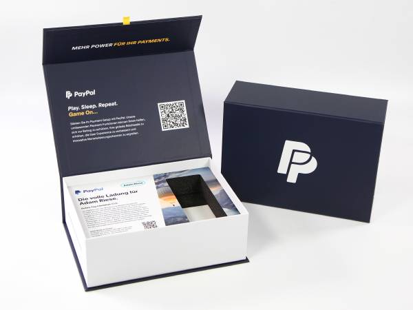 Premium-Verpackungen nach Maß: Case Study PayPal. Individuelle Vollkarton-Boxen mit Inlay & Logo-Druck für Werbeartikel. Entdecken Sie High-End B2B-Lösungen.